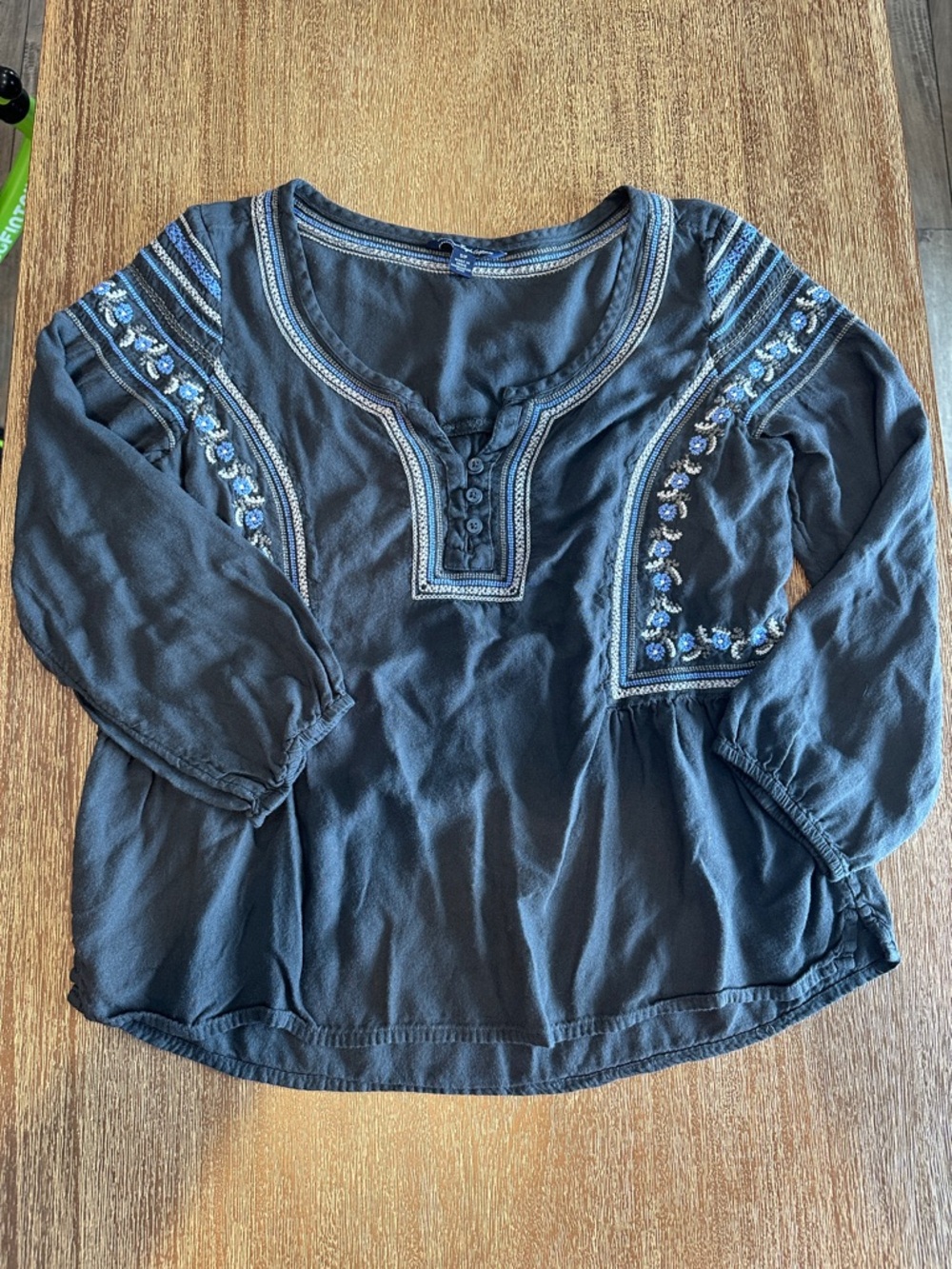 EUC AE Embroidered Gray Peasant Blouse with Blue Floral Accents small
